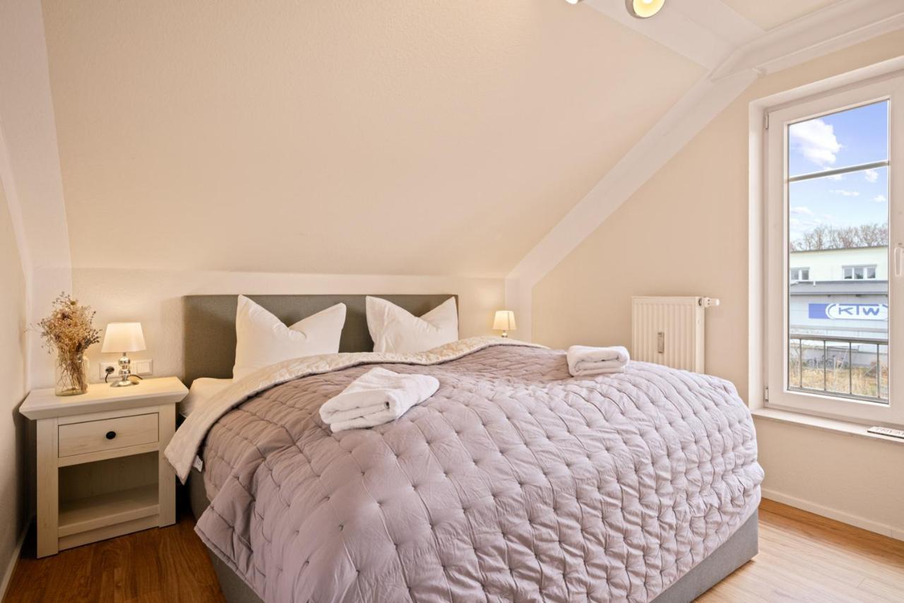 Wohlfuehl-Apartment Irisbluete Mit Privatstrand Friedrichshafen Luaran gambar